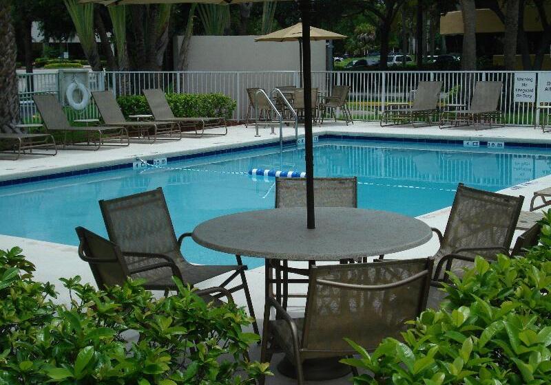 酒店 Holiday Inn Express Fort Lauderdale North Executive Airport, An Ihg