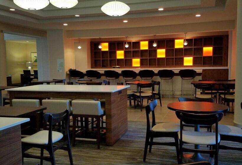 هتل Holiday Inn Irving Las Colinas, An Ihg