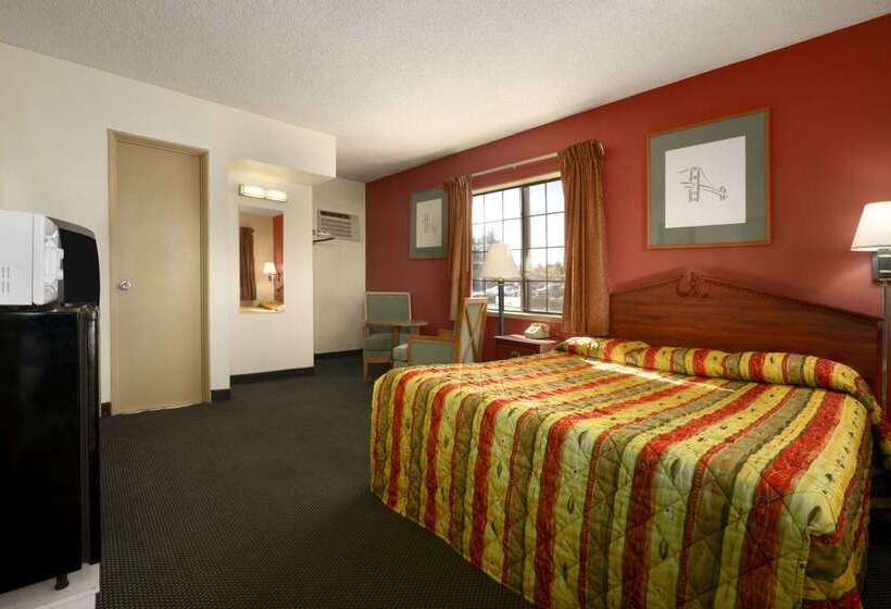 هتل Howard Johnson By Wyndham Flagstaff University West