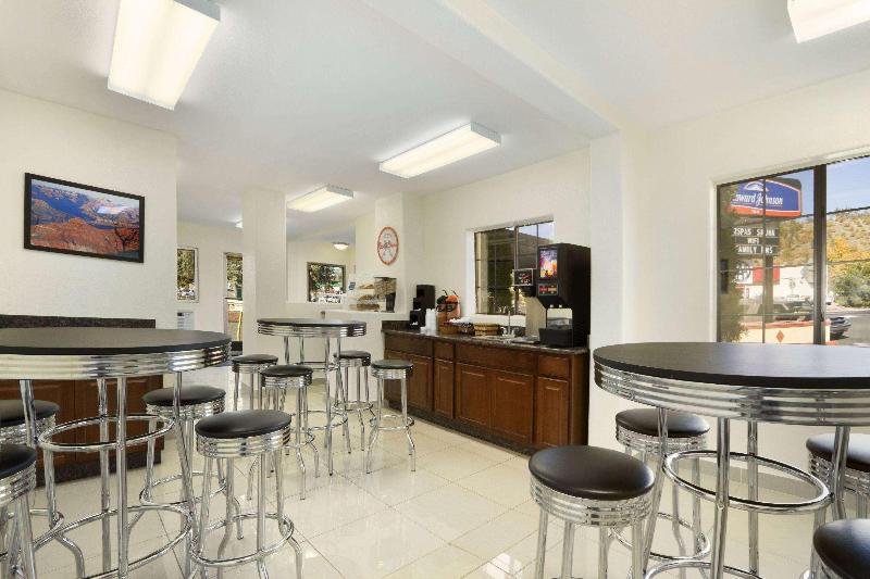 هتل Howard Johnson By Wyndham Flagstaff University West