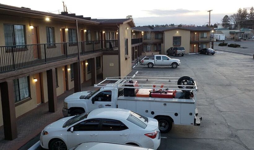 هتل Howard Johnson By Wyndham Flagstaff University West