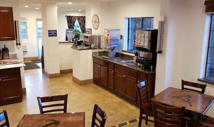 هتل Howard Johnson By Wyndham Flagstaff University West