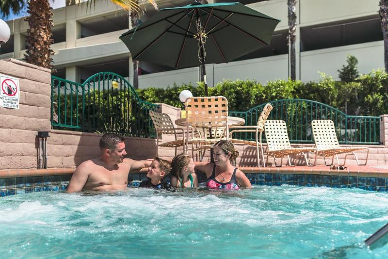 فندق Kings Inn Anaheim At The Park & Convention Center