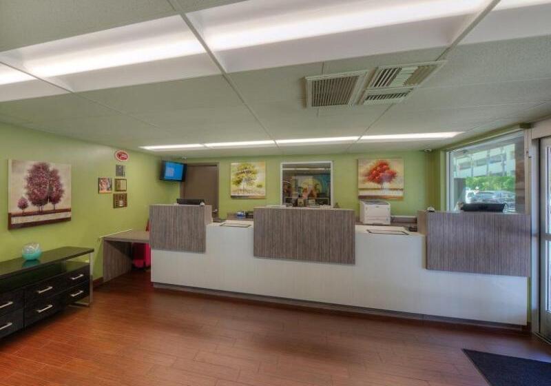 فندق Kings Inn Anaheim At The Park & Convention Center