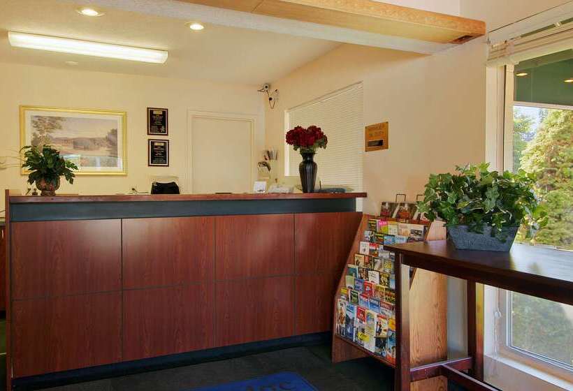 Отель Knights Inn Salem