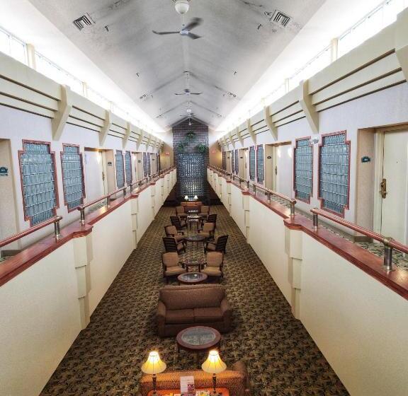 호텔 La Quinta By Wyndham Appleton College Avenue