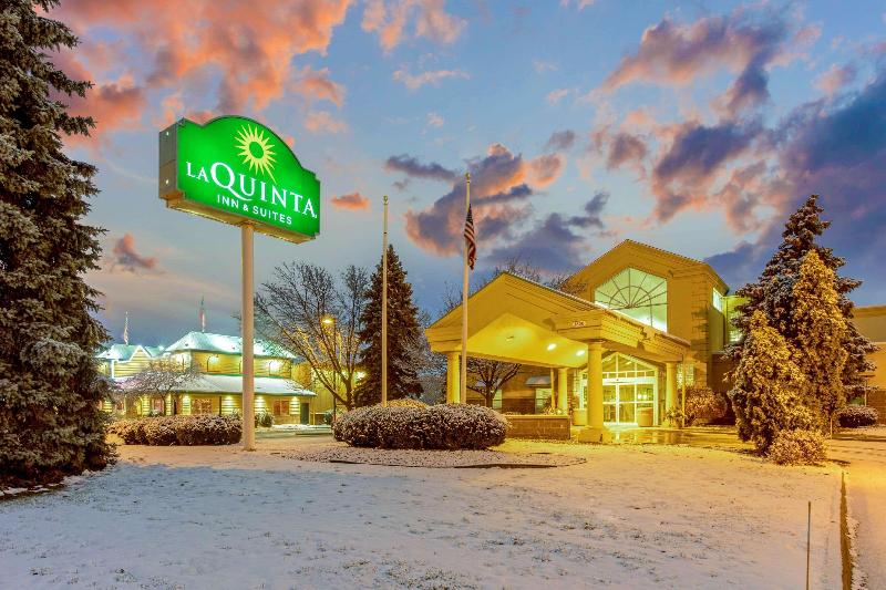 هتل La Quinta By Wyndham Appleton College Avenue