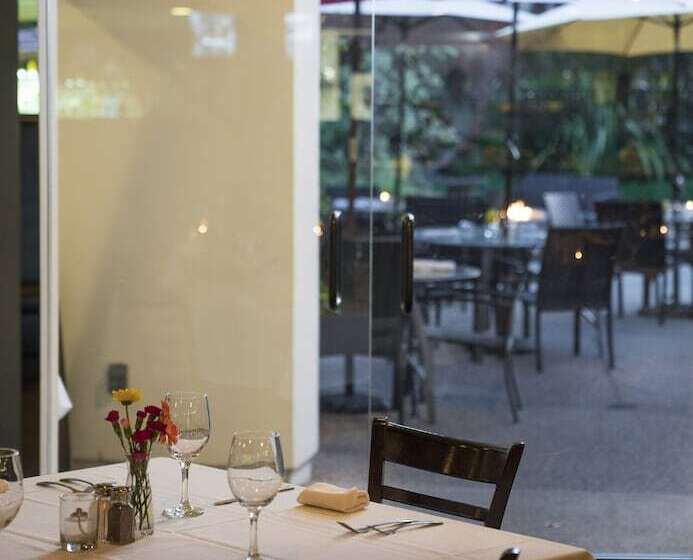 فندق Lemon Tree Inn