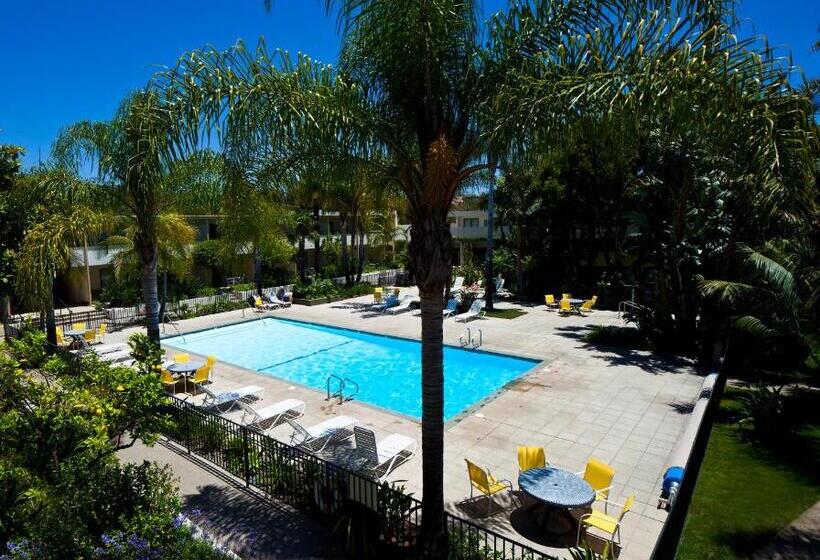 فندق Lemon Tree Inn