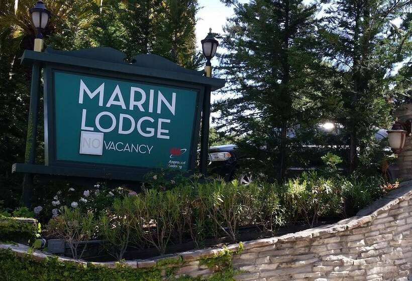 ホテル Marin Lodge