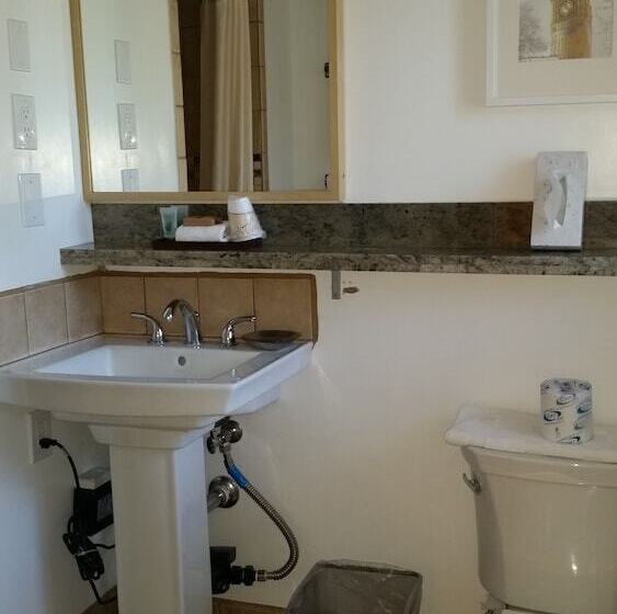 فندق Marin Lodge