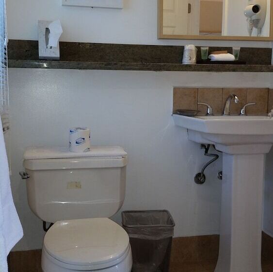 فندق Marin Lodge