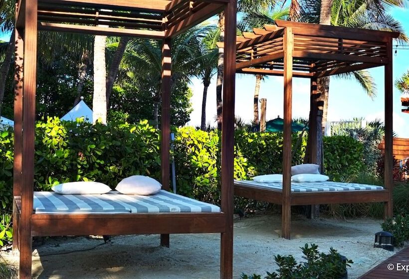 호텔 Marseilles Beachfront