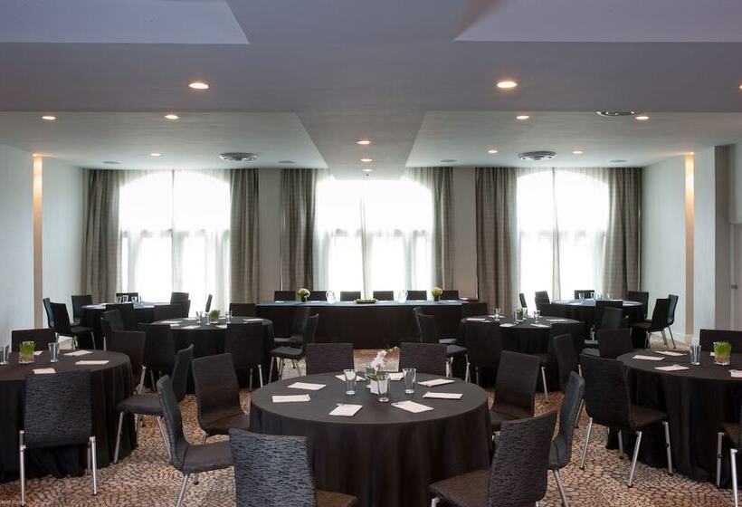 호텔 Marseilles Beachfront