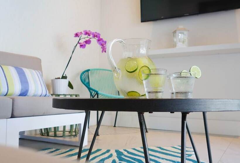 호텔 Marseilles Beachfront