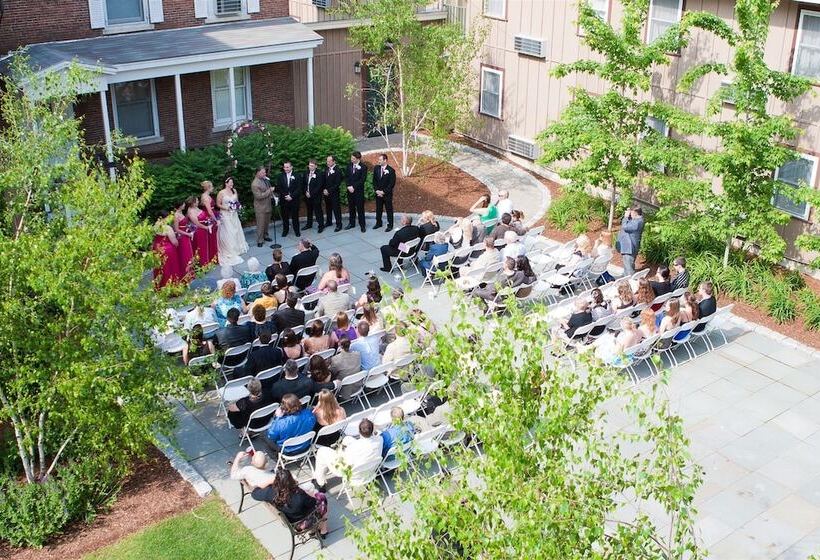 فندق Middlebury Inn