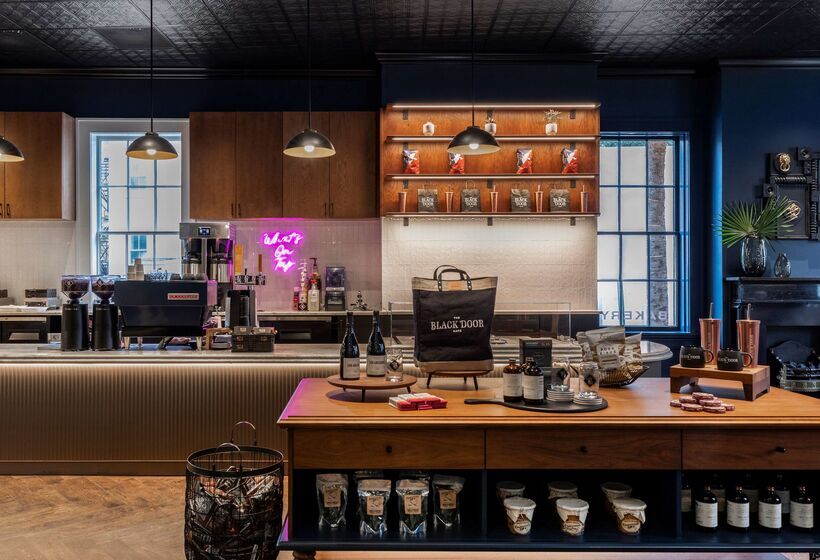 Отель Mills House Charleston, Curio Collection By Hilton