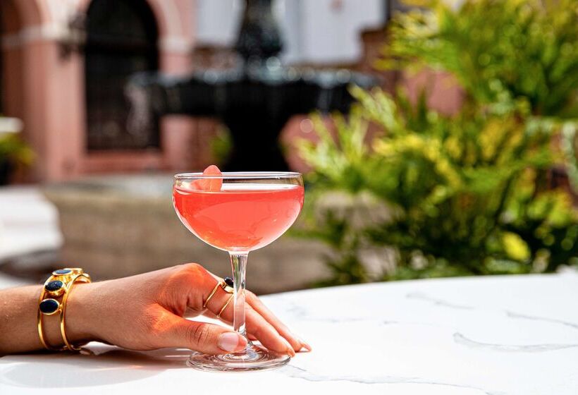 هتل Mills House Charleston, Curio Collection By Hilton