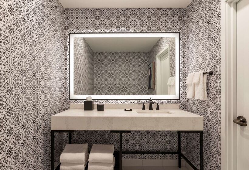 Отель Mills House Charleston, Curio Collection By Hilton