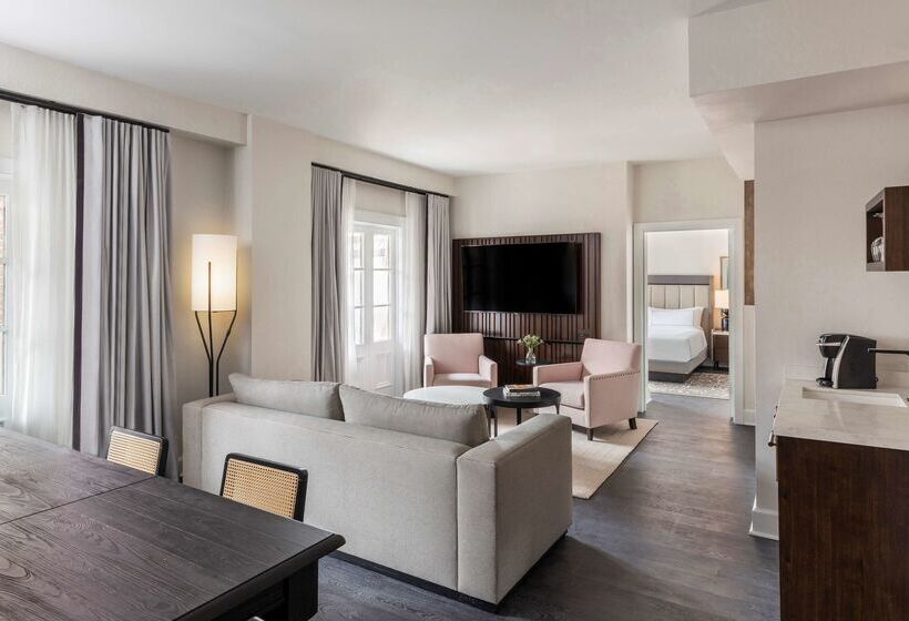 Отель Mills House Charleston, Curio Collection By Hilton