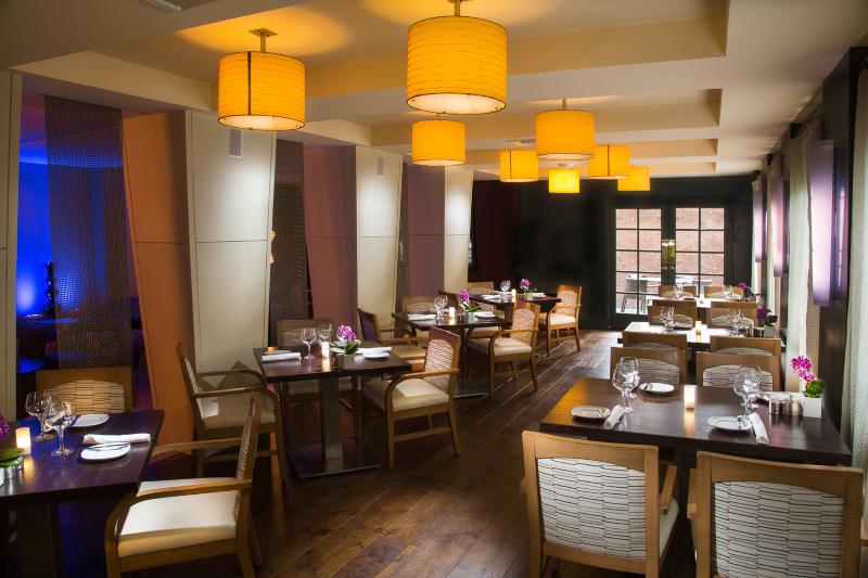 Отель Montrose At Beverly Hills