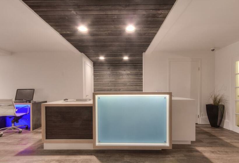 هتل Oceanside Marina Suites  A Waterfront