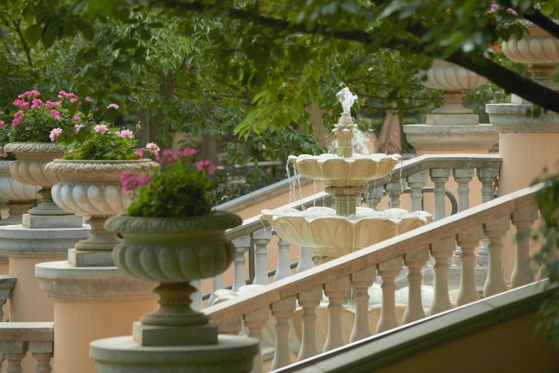 Отель Omni Shoreham