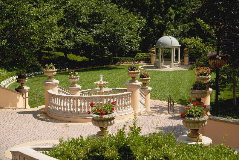 Отель Omni Shoreham