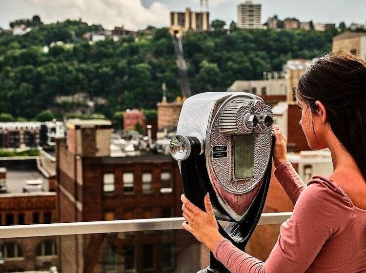 فندق Omni William Penn