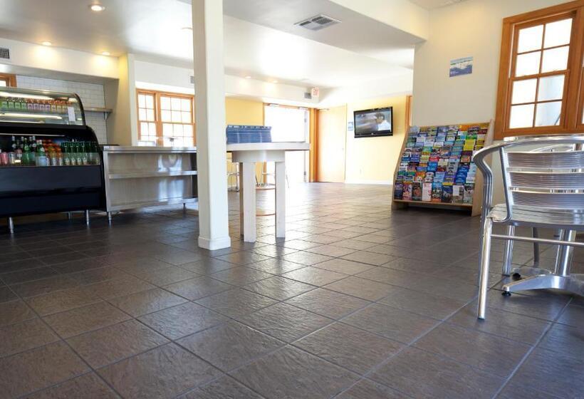 فندق Orange Tree Inn