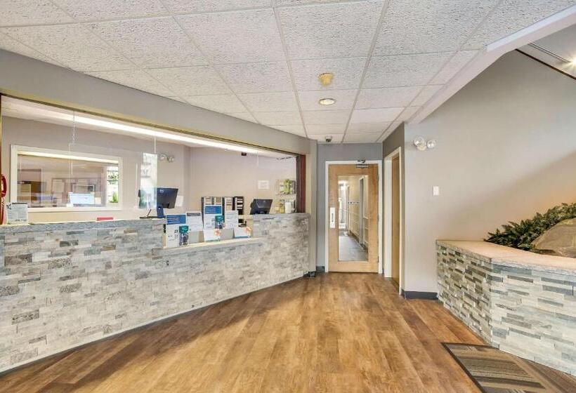 호텔 Quality Inn & Suites