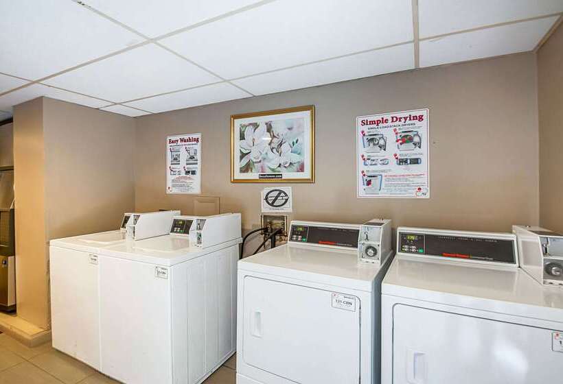 فندق Quality Inn Near Potomac Mills