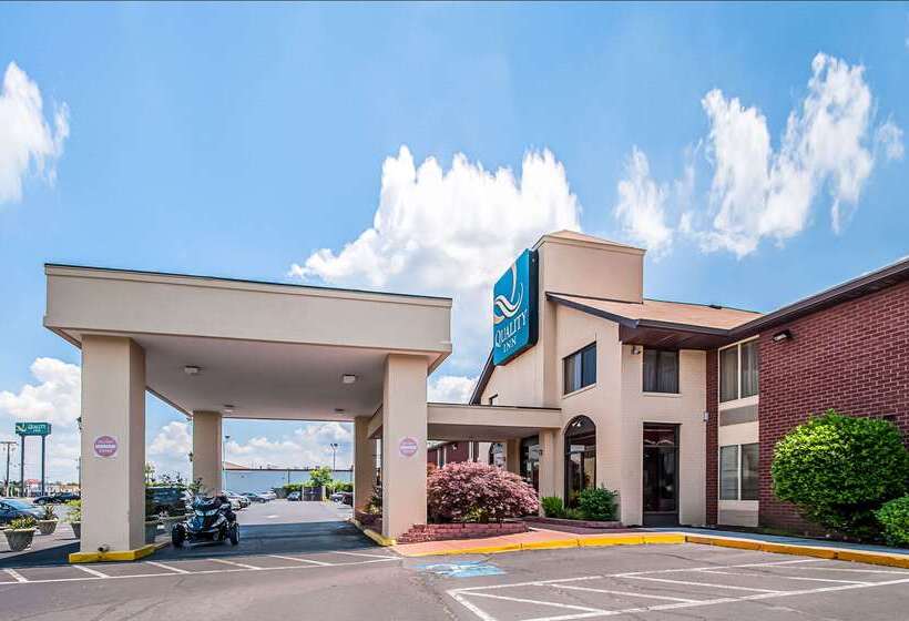בית מלון כפרי Quality Inn Near Potomac Mills