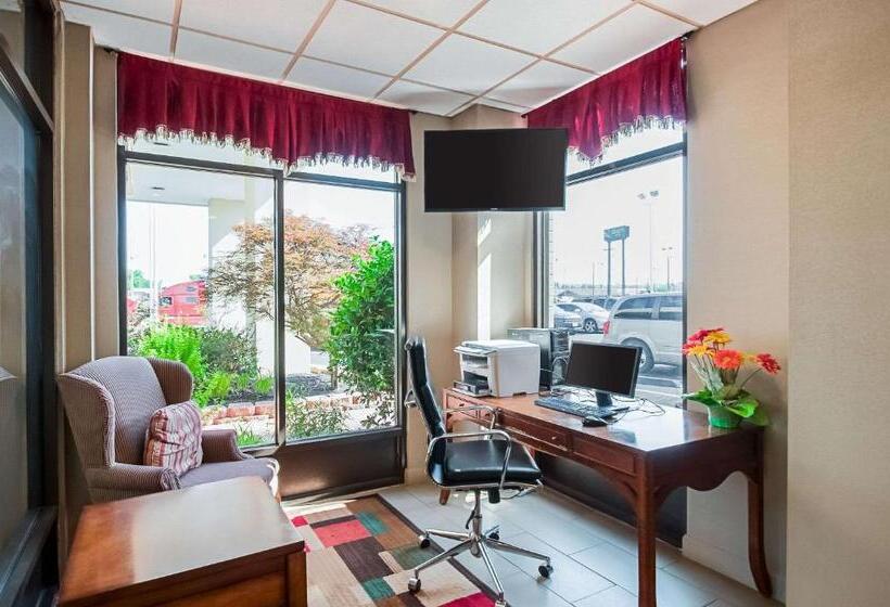 בית מלון כפרי Quality Inn Near Potomac Mills