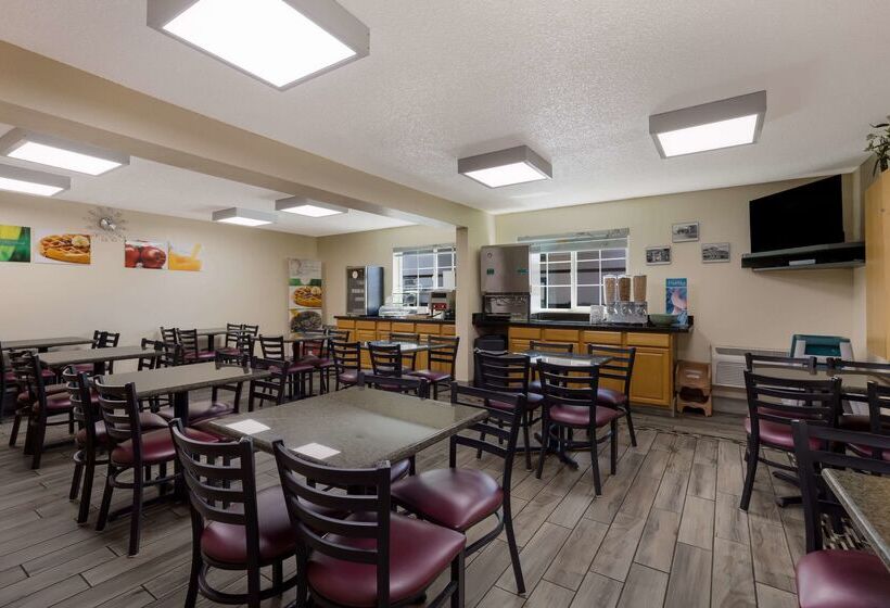 فندق Quality Inn & Suites Medford Airport