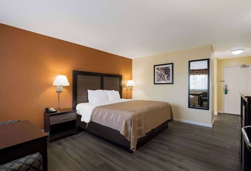 فندق Quality Inn & Suites Medford Airport