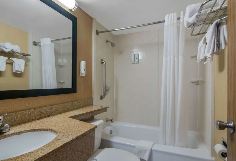 فندق Quality Inn Westfield  Springfield