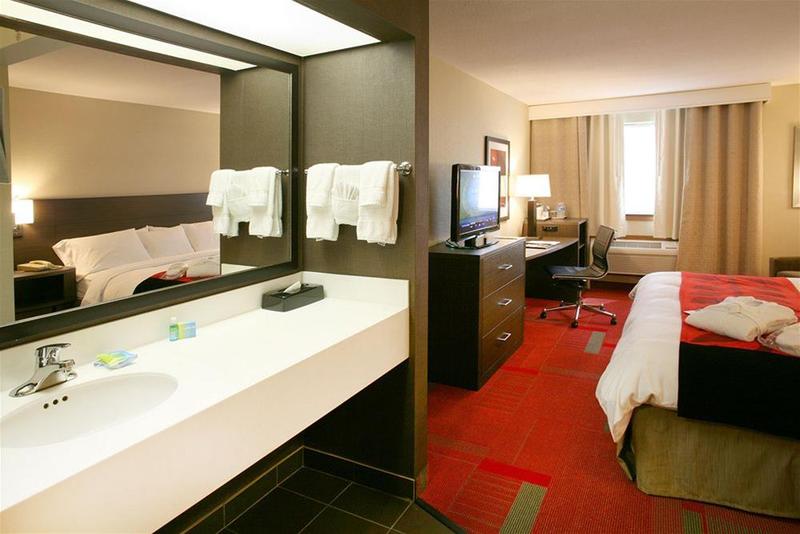 هتل Radisson  Madison