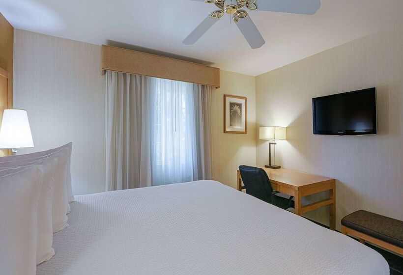 فندق Ramada By Wyndham Costa Mesa/newport Beach