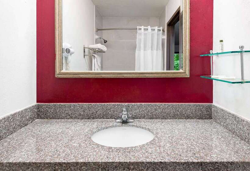 فندق Travelodge By Wyndham Indianapolis Speedway