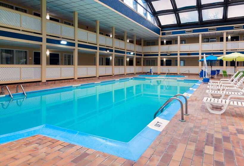 فندق Travelodge By Wyndham Indianapolis Speedway