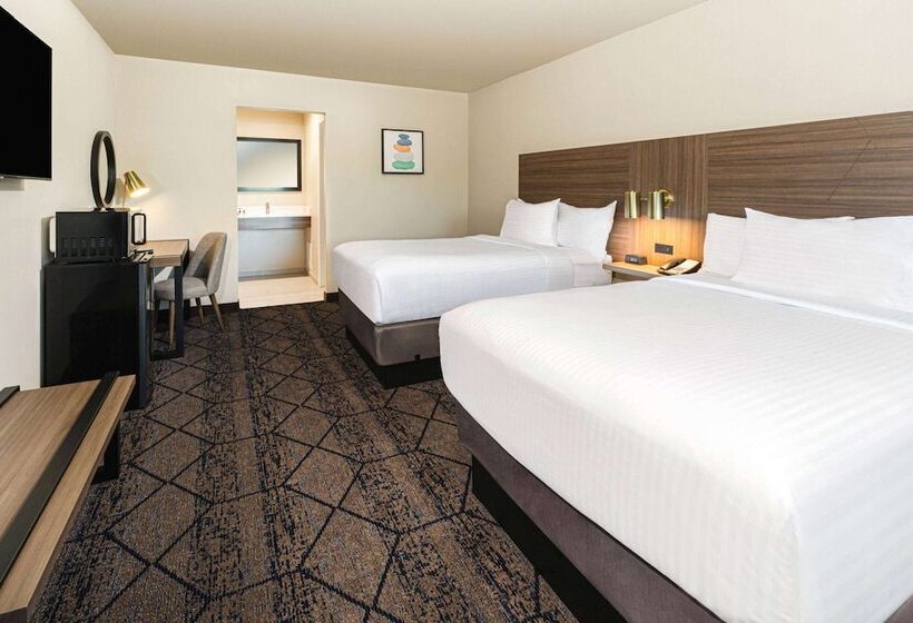 فندق Ramada By Wyndham Modesto Yosemite Area