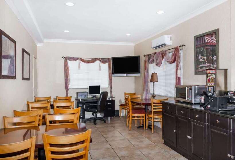 호텔 Ramada By Wyndham San Diego Poway Miramar