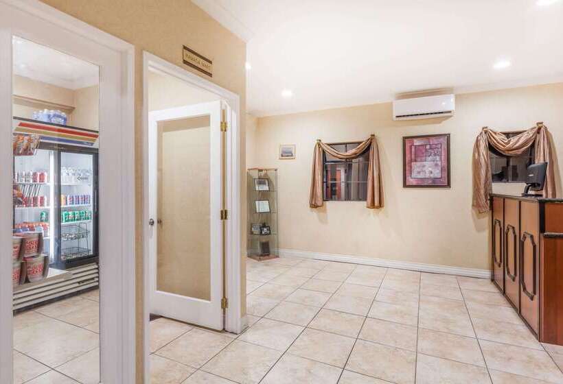 호텔 Ramada By Wyndham San Diego Poway Miramar