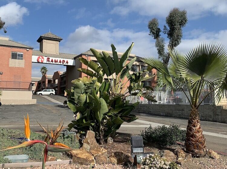 호텔 Ramada By Wyndham San Diego Poway Miramar