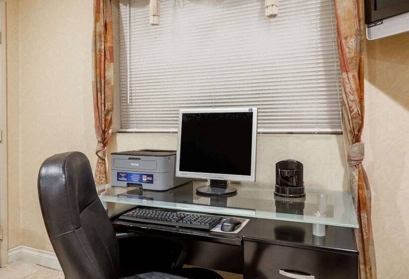 호텔 Ramada By Wyndham San Diego Poway Miramar