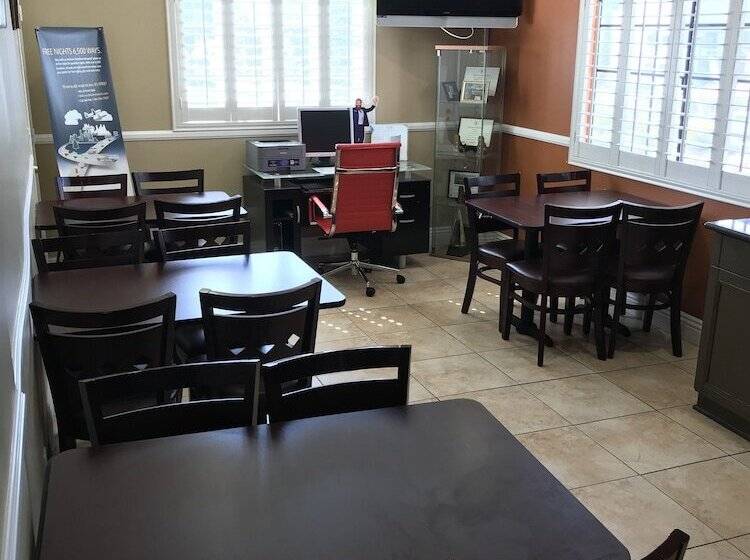 호텔 Ramada By Wyndham San Diego Poway Miramar