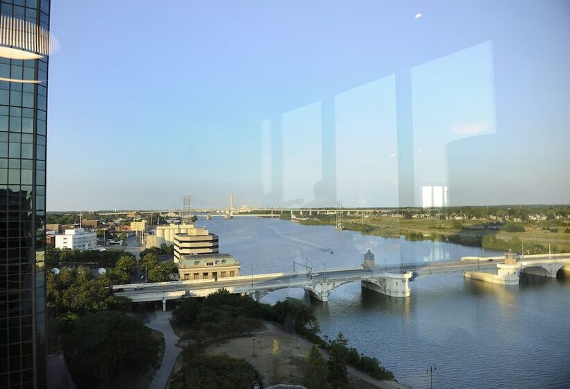 בית מלון כפרי Renaissance Toledo Downtown