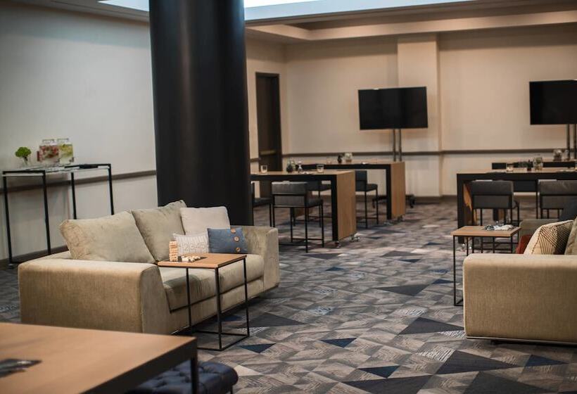 בית מלון כפרי Renaissance Toledo Downtown