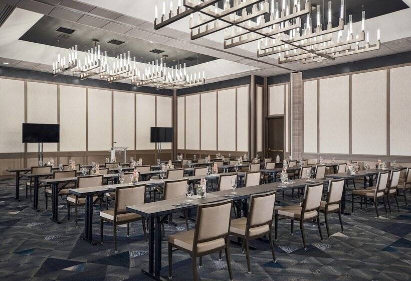 בית מלון כפרי Renaissance Toledo Downtown